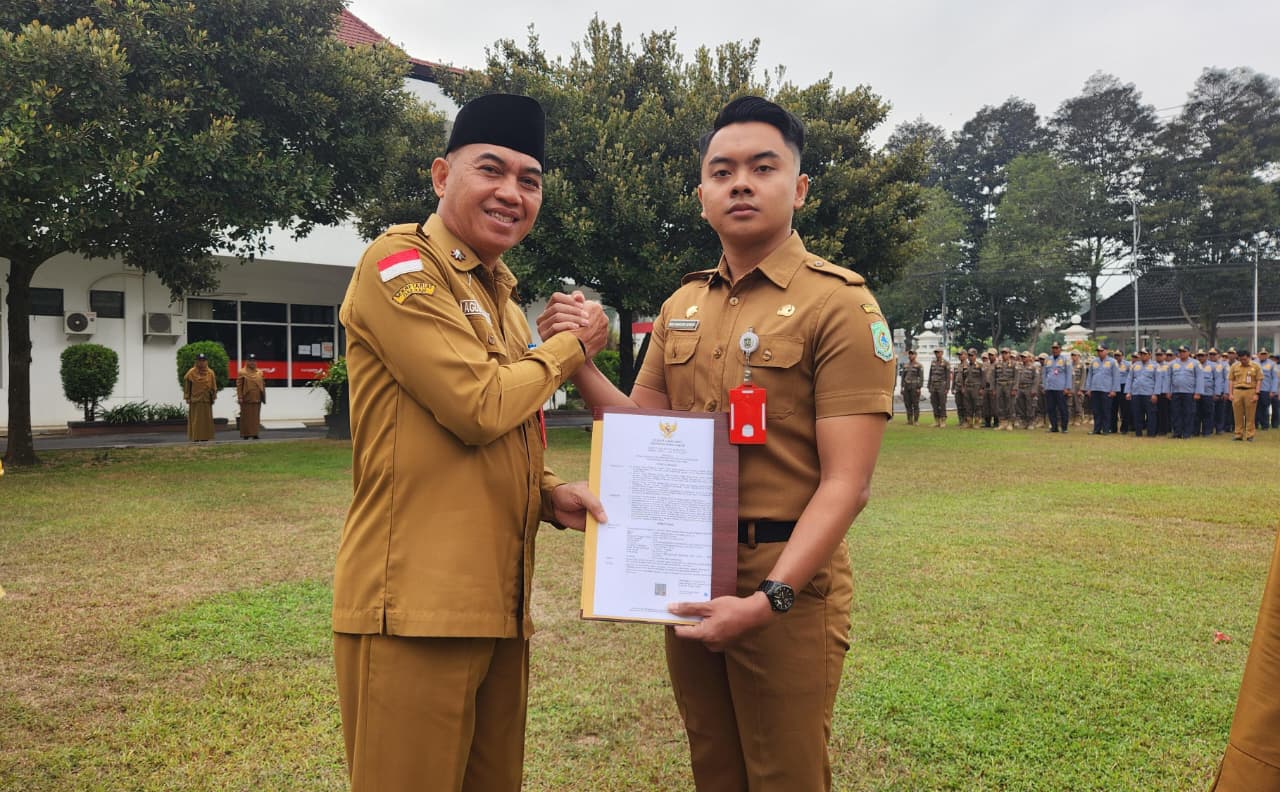READY TO SERVE! DUA TALENTA MUDA IPDN RESMI PERKUAT ASN LUMAJANG